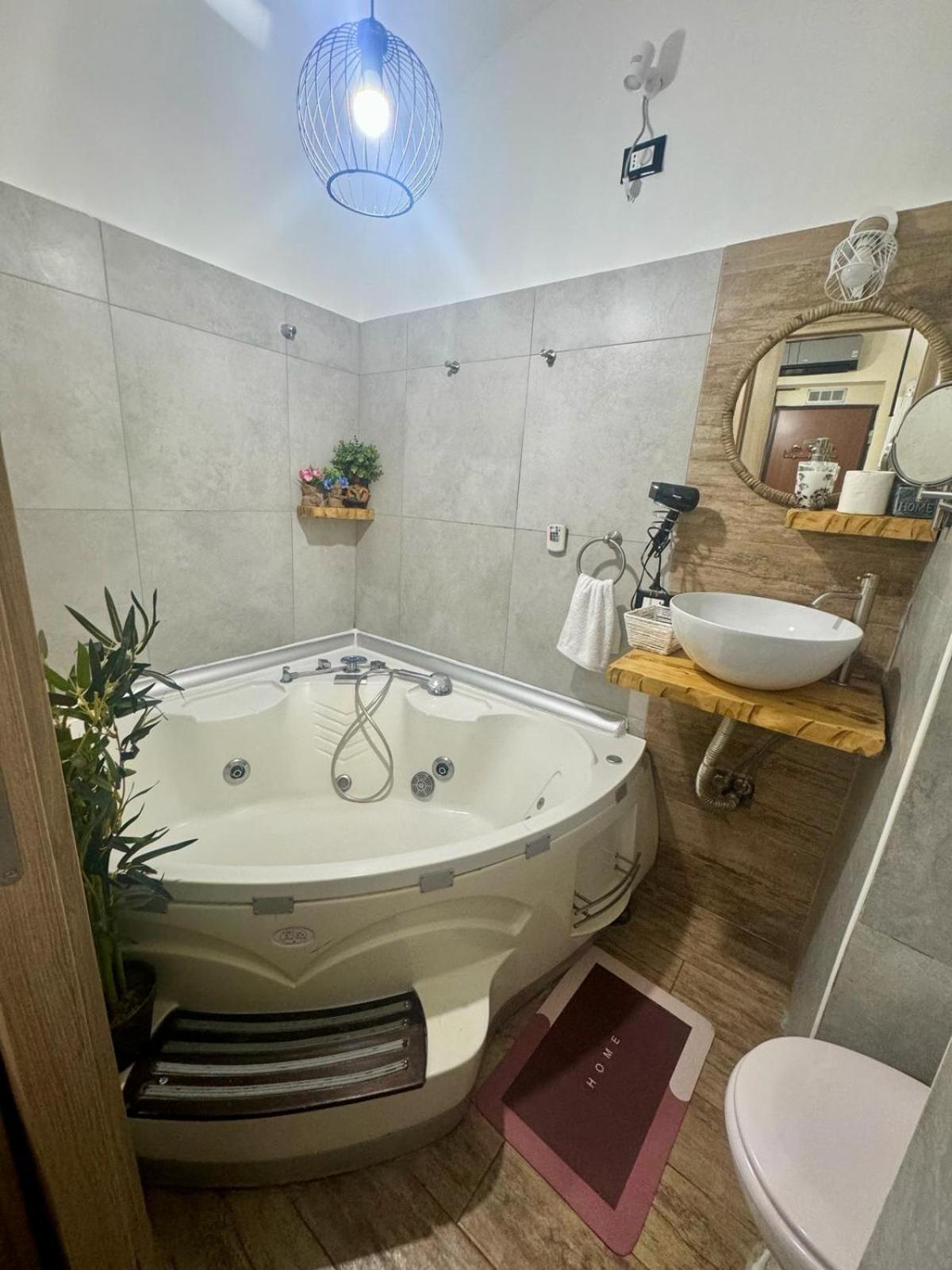 Casina Via Foria Bed & Breakfast
